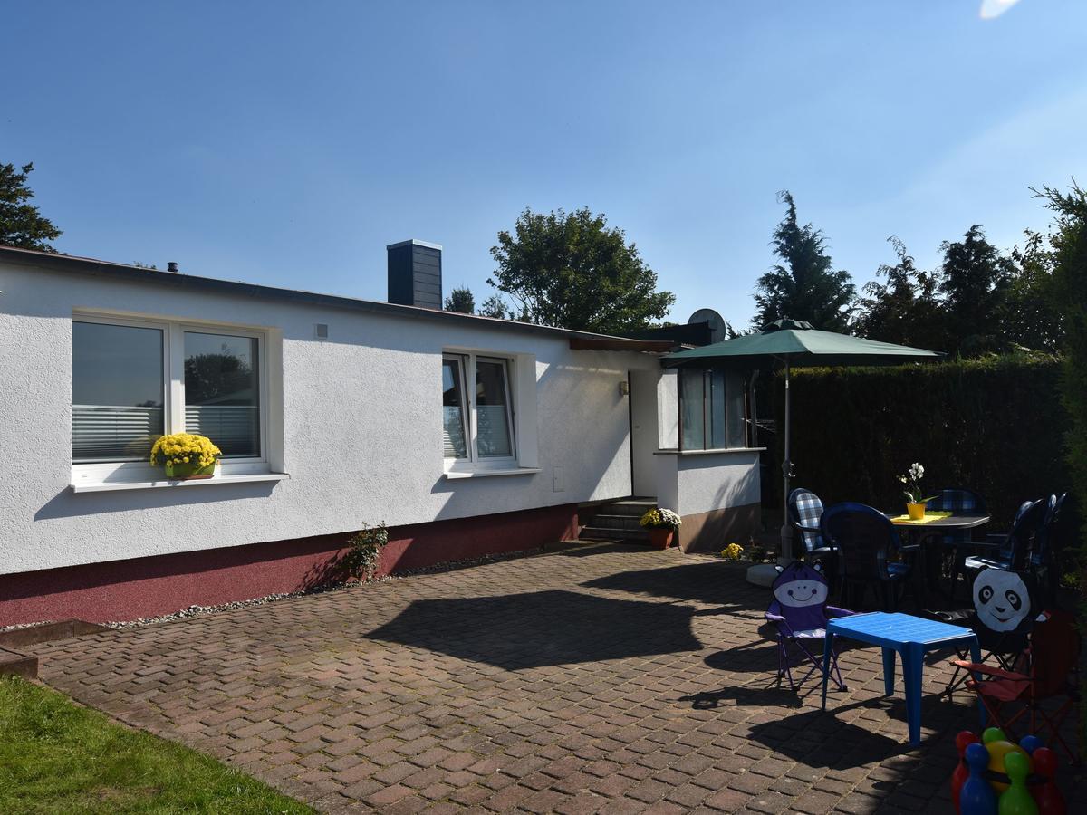 Modern Bungalow In Kroepelin With Garden Villa Exteriör bild