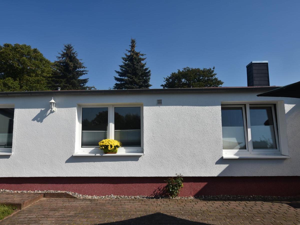 Modern Bungalow In Kroepelin With Garden Villa Rum bild